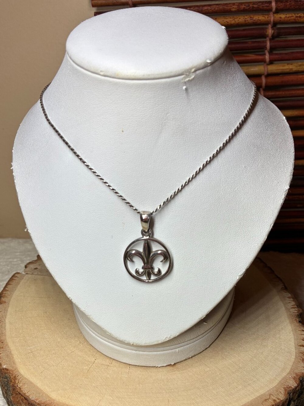 .925 Silver Fleur De Lis Pendant on a .925 Silver 18" Chain
